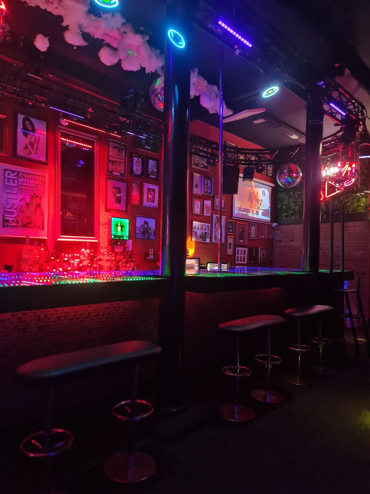 Hard Core Club 3